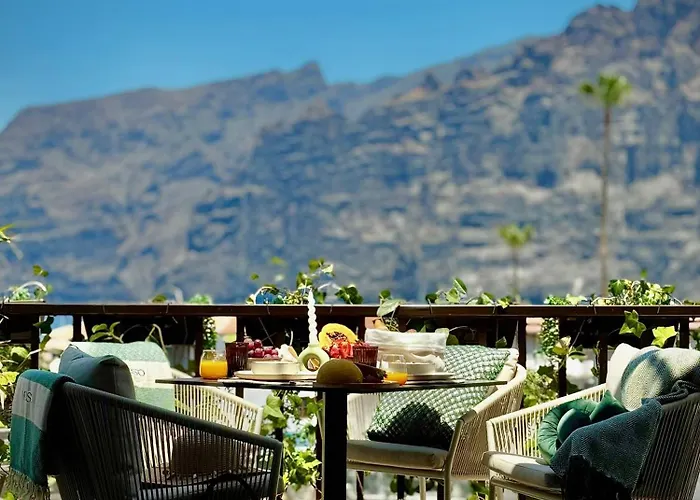 Yoso Tenerife Acantilado de los Gigantes